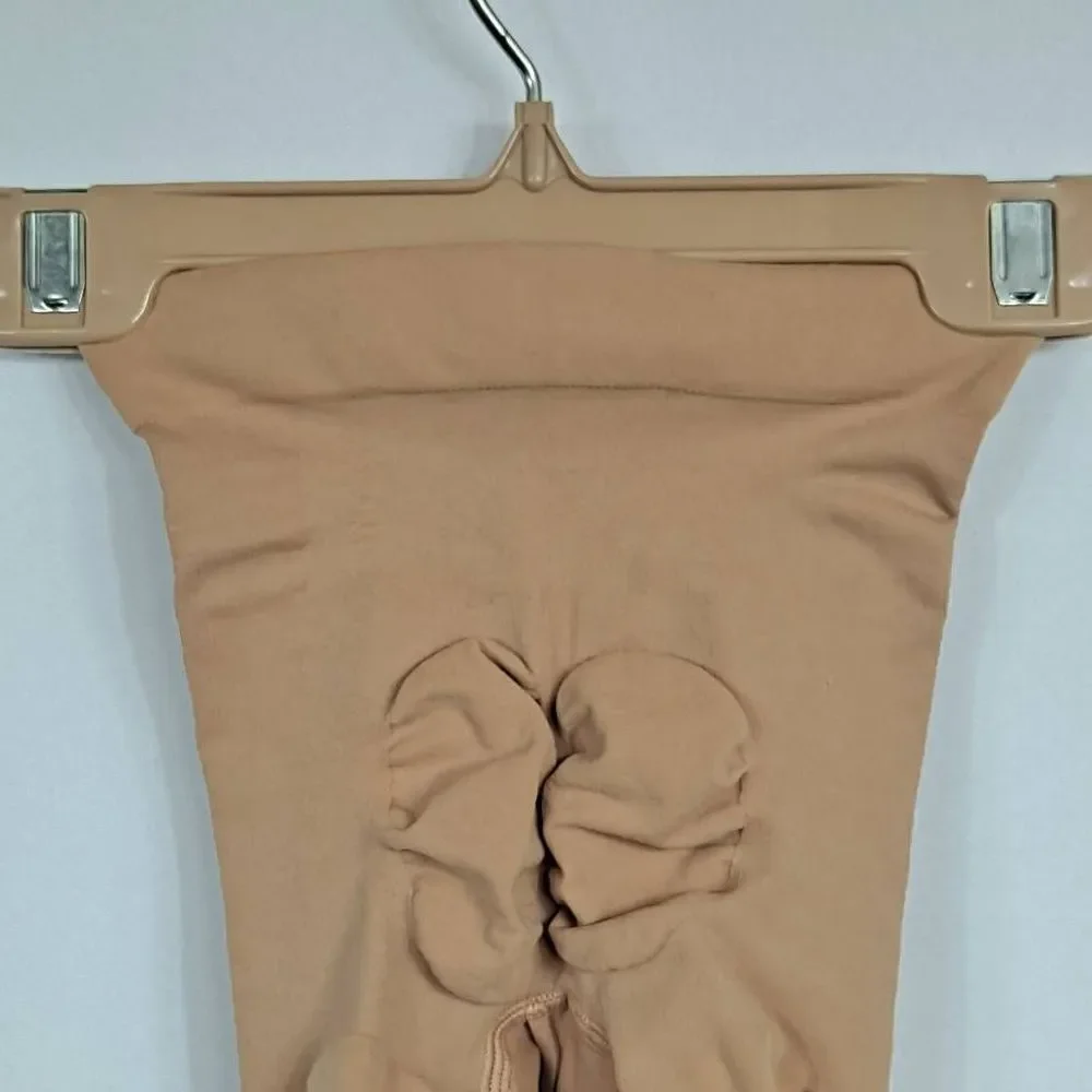 Skims Sculpting shapewear bottom Nwot‎